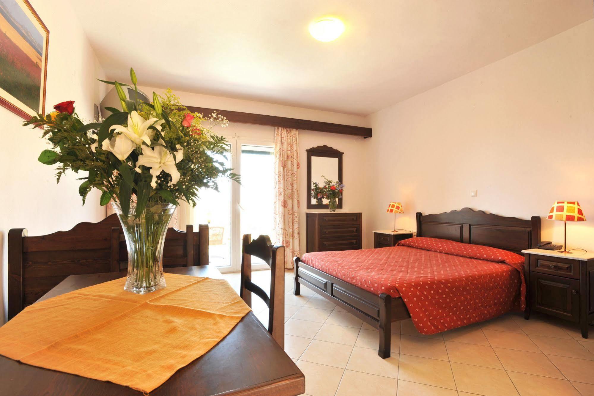 מירינה Amygdalies Apartments מראה חיצוני תמונה